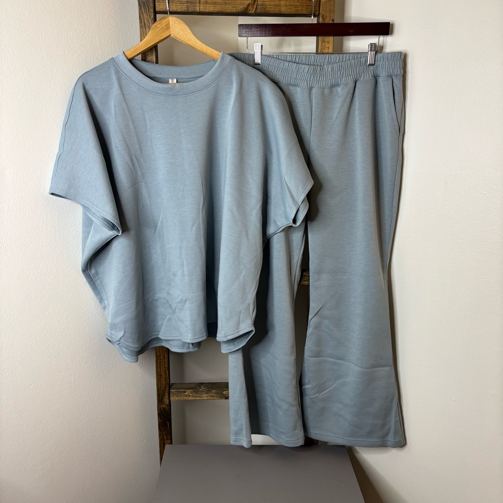 Dear Scarlett Women's Plus Size Paris Light Blue Pants & Top Set - Picture 4 of 6
